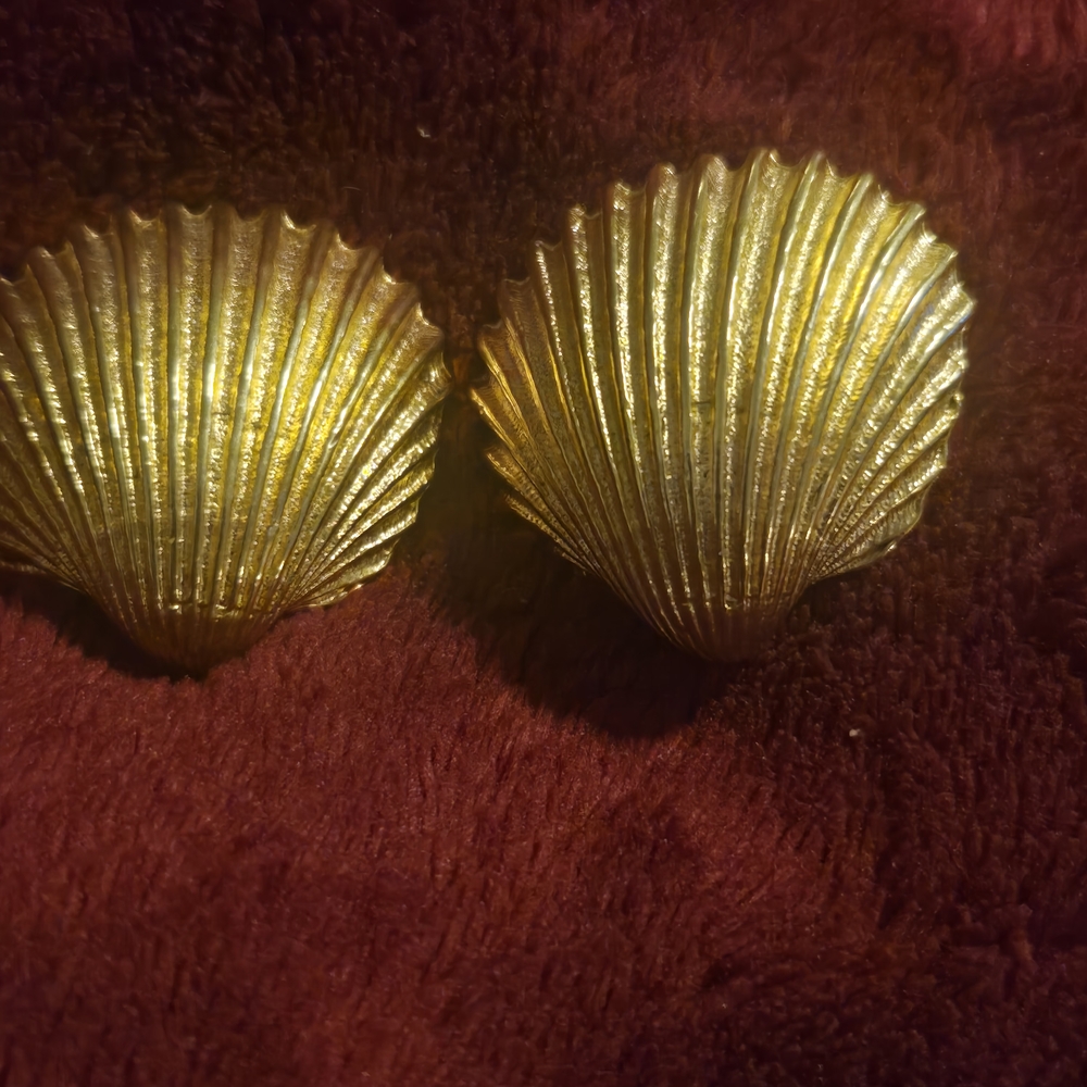 Erwin Pearl Gold Shell Shaped Earrings